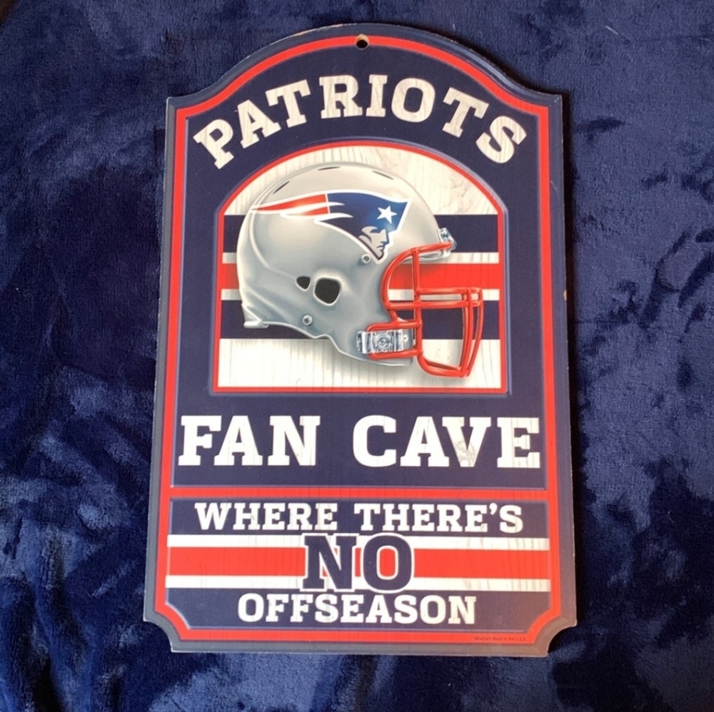 Wooden Patriots wall decor